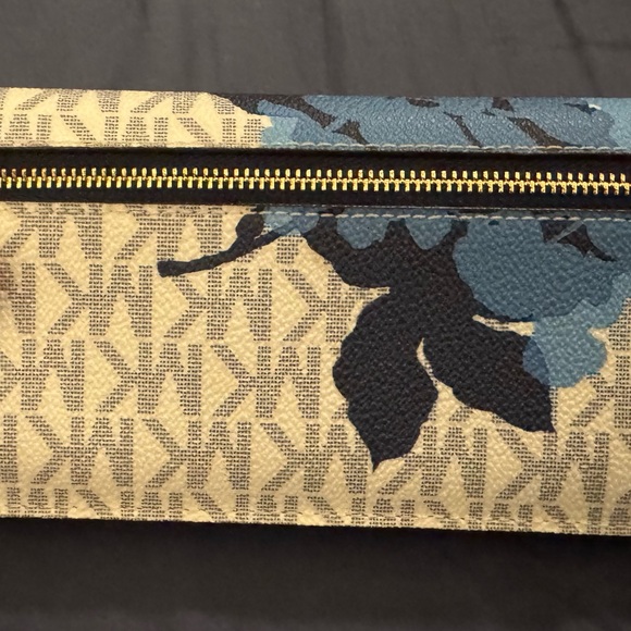 Michael Kors Blue Floral Wallet - Picture 4 of 4